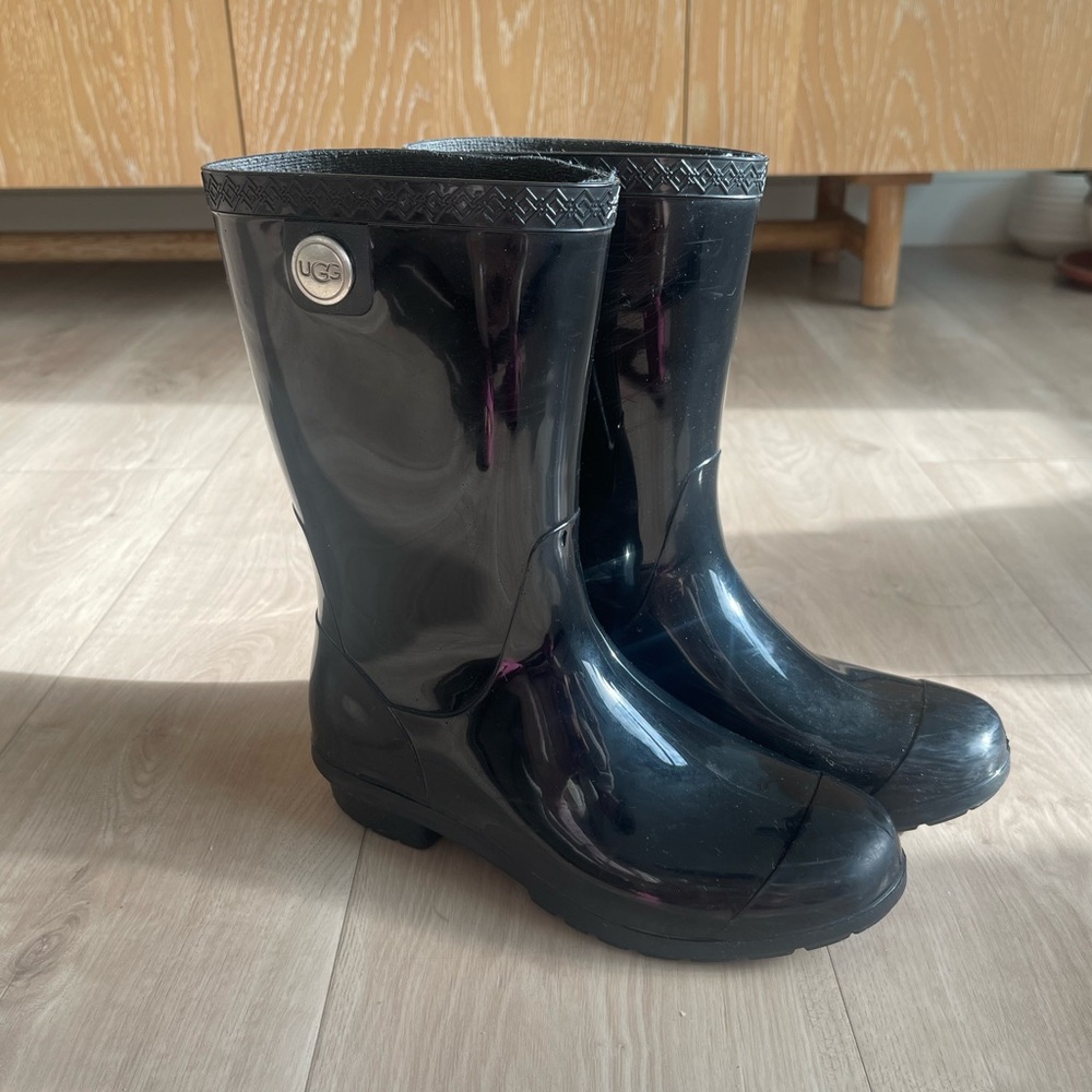 UGG Glossy Black Waterproof Boots. Rain boots.